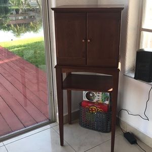 Ethan Allen. Excellent conditions.